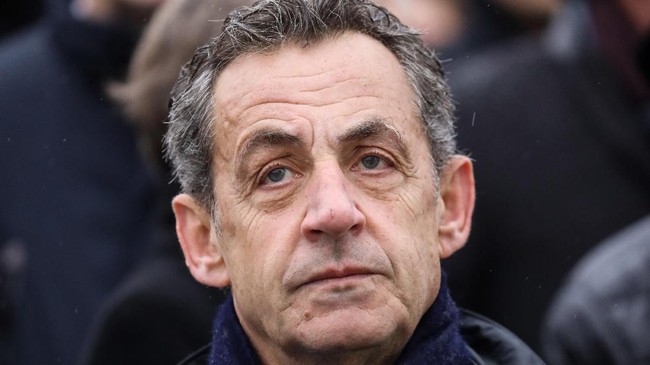 Eks Presiden Nicolas Sarkozy disebut mengetahui tim kampanyenya menghabiskan dana besar di luar batas yang ditentukan undang-undang Prancis.