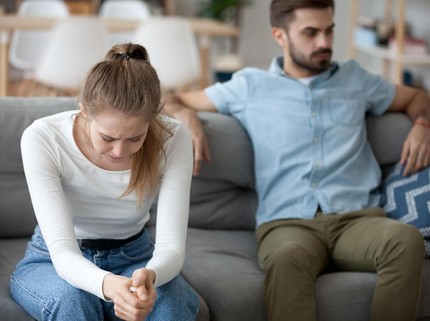 Suami Ketahuan Selingkuh, Bunda Pilih Cerai atau Bertahan?