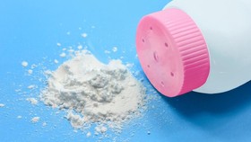 Mengandung Asbes Penyebab Kanker, Bedak Bayi Johnson Berhenti Dijual