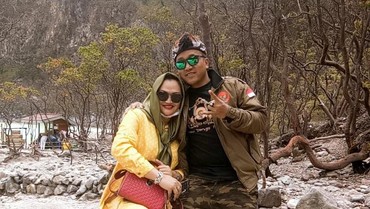 img-title Keluarga Lina Jubaedah Jawab soal Isu Menyudutkan Teddy