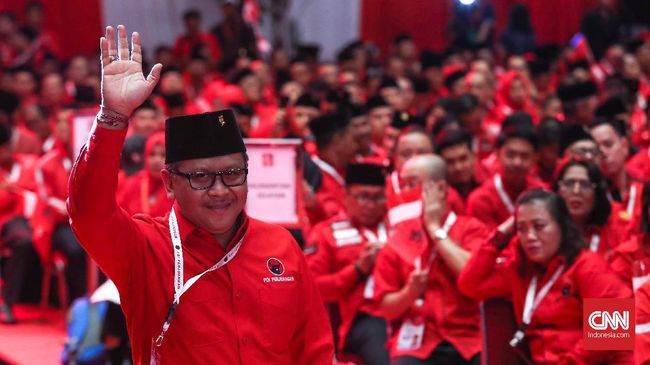 Sekjen PDIP, Hasto Kristiyanto saat Pembukaan Rapat Kerja Nasional (Rakernas) I dan HUT Ke-47 Partai Demokrasi Indonesia Perjuangan (PDIP) di JI-Expo, Kemayoran, Jakarta, Jumat (10/1). CNNIndonesia/Safir Makki