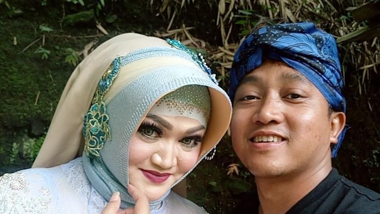 Teddy akhirnya muncul memberi klarifikasi setelah diberitakan menghilang selama seminggu terakhir. Teddy buka suara terhadap harta Lina yang dikabarkan hilang.