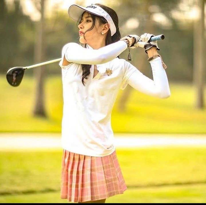<p>Tampil sporty, Siwi hobi main golf juga ya? (Foto: Instagram @w_hadinata)</p>