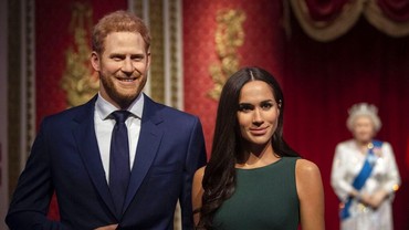 img-title Patung Lilin Pangeran Harry dan Meghan Markle Resmi Dipindahkan