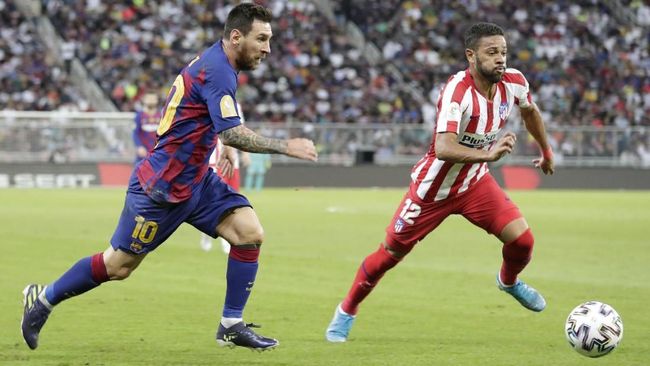 Barcelona vs Atletico Madrid Barcelona's Lionel Messi, left, fights for the ball with Atletico Madrid's Renan Lodi during the Spanish Super Cup semifinal soccer match between Barcelona and Atletico Madrid at King Abdullah stadium in Jiddah, Saudi Arabia, Thursday, Jan. 9, 2020. (AP Photo/Hassan Ammar)