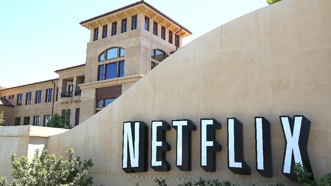 LOS GATOS, CA - JULY 20: A sign is posted in front of the Netflix headquarters on July 20, 2011 in Los Gatos, California. Online movie rental company Netflix will report quarterly earnings on Thursday following a recent customer backlash over a 60 percent increase in fees.   Justin Sullivan/Getty Images/AFP
