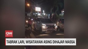 VIDEO: Tabrak Lari, Wisatawan Asing Mabuk Dihajar Massa