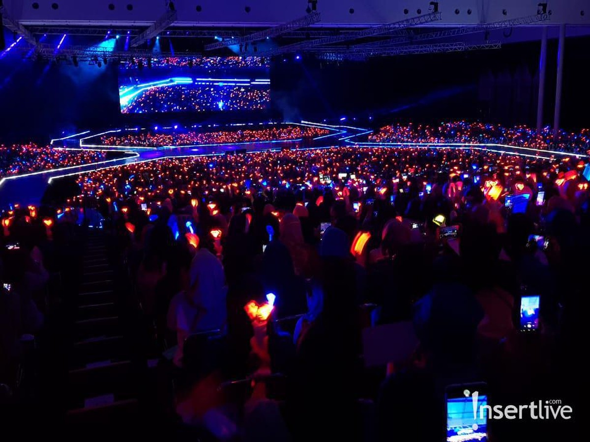 Suju menggelar konser bertajuk Super Junior World Tour - Super Show 8&colon; Infinite Time di ICE BSD&comma; hari ini&comma; Sabtu &lpar;11&sol;1&rpar;&period; Berikut antusisme penggemar&period;