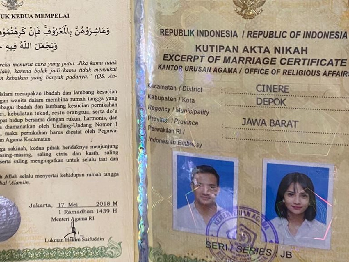 Vanessa Angel dan Bibi Ardiansyah telah sah menikah secara hukum negara pada Sabtu &lpar;11&sol;1&rpar;&period; Berikut deretan potret bahagianya&period;