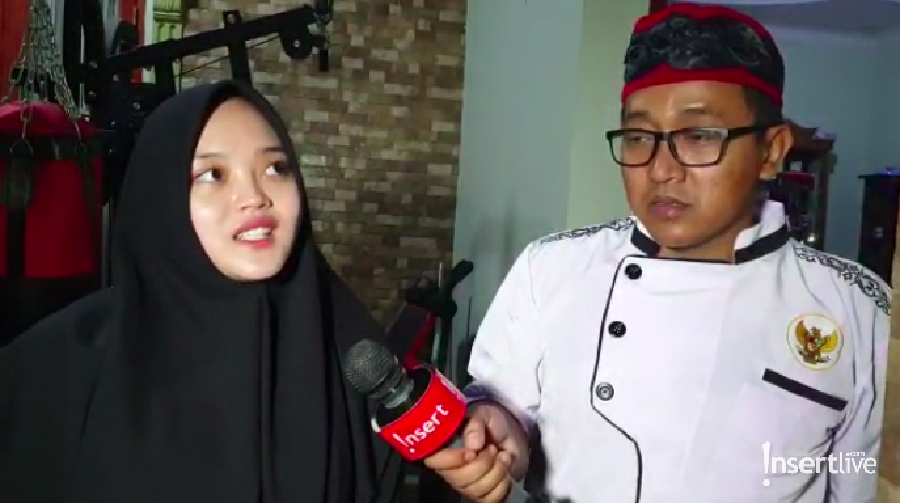 Pakar micro ekspresi ungkap jika hubungan antara Putri Delina dan Teddy tidak terlalu dekat. Hal itu terlihat dari momen keduanya ketika sedang wawancara.