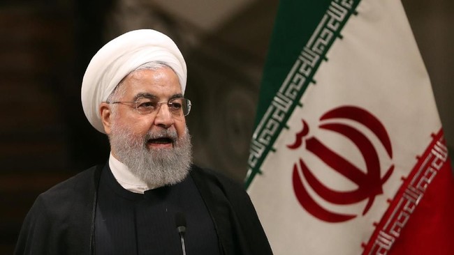 Presiden Iran Hassan Rouhani mengatakan AS memiliki kesempatan 'menebus kesalahan lampau' menyusul kemenangan Joe Biden atas Trump.