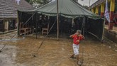 FOTO: Menengok Sukajaya Pascabanjir Bandang dan Tanah Longsor Warga mulai berbenah pascabanjir bandang dan tanah longsor yang menerjang Kecamatan Sukajaya, Bogor.