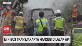 VIDEO: Minibus Transjakarta Hangus Dilalap Api