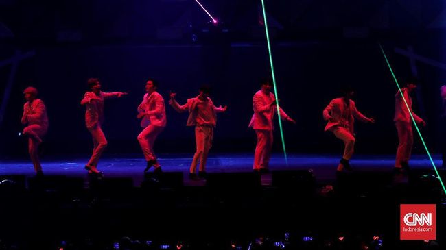 Menyapa kembali ELF Indonesia pada Sabtu (11/1) di ICE BSD, Super Junior menampilkan konser yang hangat dan 'mengaduk' emosi.