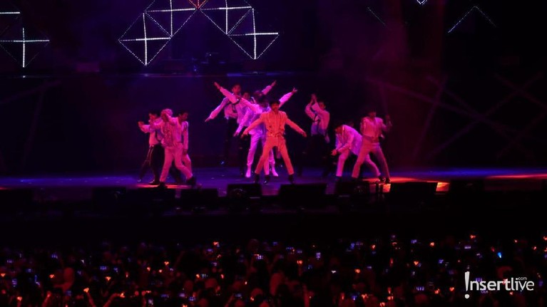 6 Potret Kerennya Konser Super Junior di Jakarta Beberapa foto personel Super Junior saat konser di Jakarta.