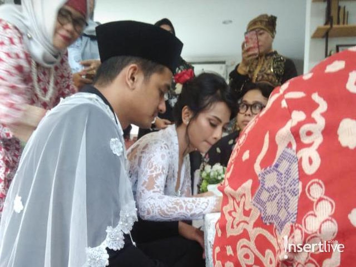 Vanessa Angel dan Bibi Ardiansyah telah sah menikah secara hukum negara pada Sabtu &lpar;11&sol;1&rpar;&period; Berikut deretan potret bahagianya&period;
