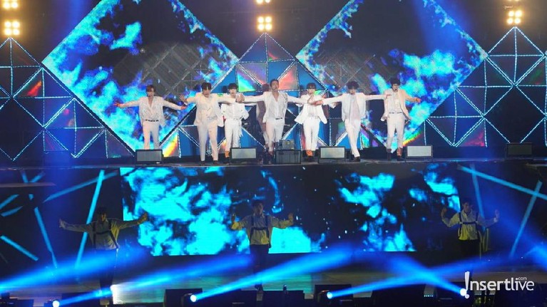 6 Potret Kerennya Konser Super Junior di Jakarta Beberapa foto personel Super Junior saat konser di Jakarta.