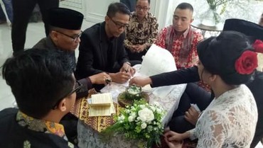 img-title Resepsi Pernikahan Vanessa Angel dan Bibi akan Dilaksanakan Dua Kali