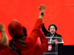 Jokowi Anugerahkan Tanda Jasa Medali Kepeloporan ke Megawati