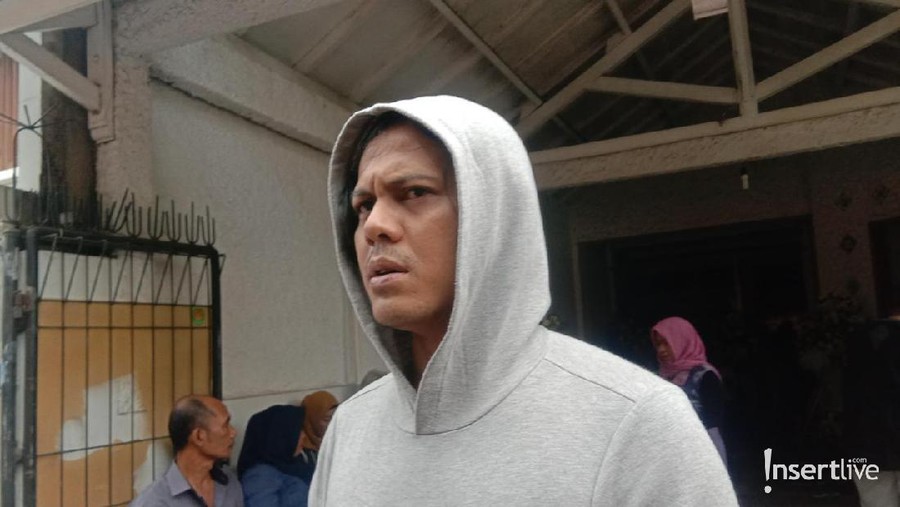 Sebelum meninggal dunia, Ria Irawan sempat minta sang suami, Mayky Wongkar untuk menikah lagi.