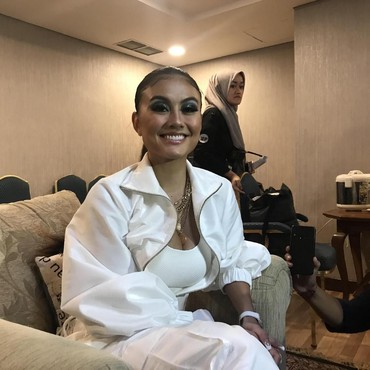 Makin Mesra Aja dengan Maitimo, Agnez Mo Dikira Tak Pakai Celana