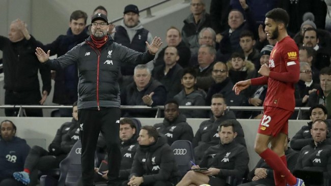 Liverpool musim ini tak pernah lelah mencetak rekor demi rekor. Berikut tiga rekor baru Liverpool usai menang lawan Tottenham Hotspur di Liga Inggris.