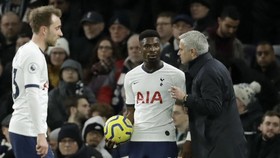 Mourinho Kesal Bek Liverpool Tak Diusir Usai Tekel Berbahaya