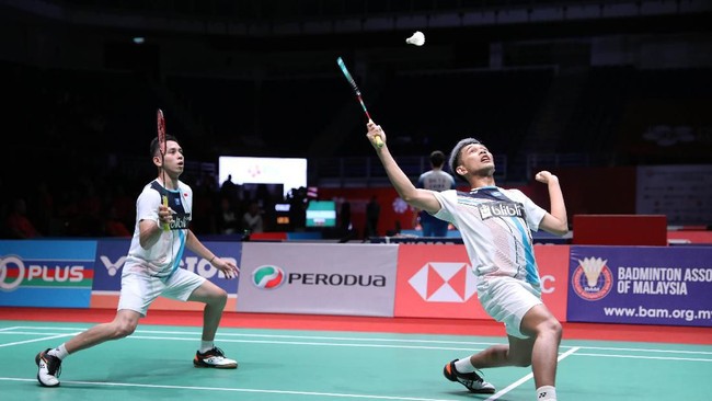 Ganda putra badminton Indonesia Fajar Alfian/Muhammad Rian Ardianto berhasil lolos ke babak kedua atau 16 besar Swiss Open 2022 usai kalahkan pasangan India.