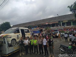Videonya Viral, Sopir Angkot Pembuang Kulit Durian ke Sungai Musi Ditangkap