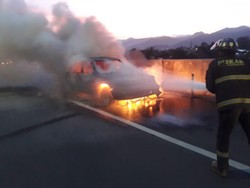 Mobil Ludes Terbakar di Tol Soroja Bandung