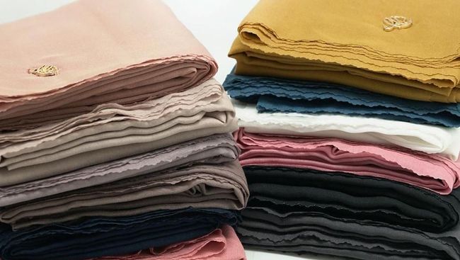 9 Bahan Hijab Nyaman untuk Lebaran, Adem Dipakai Seharian