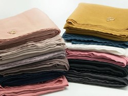 9 Bahan Hijab Nyaman untuk Lebaran, Adem Dipakai Seharian