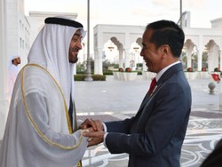 Ketika Jokowi dan Pangeran UEA Saling Mengistimewakan