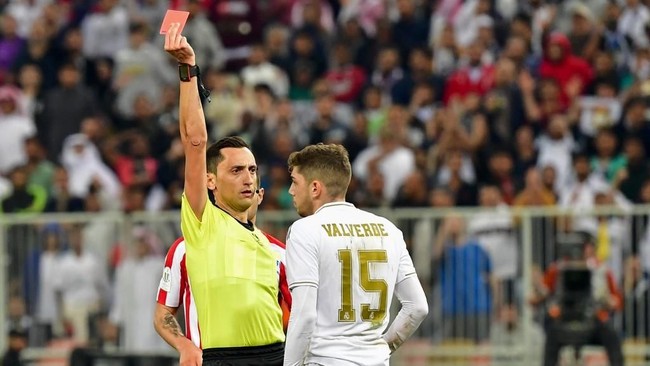 Federico Valverde layak mendapat predikat peraih Kartu Merah Terbaik setelah dinobatkan sebagai Pemain Terbaik Piala Super Spanyol, Senin (13/1) dini hari WIB.