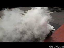 Misterius, Jalan Berasap Muncul di Bandung