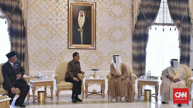 Presiden Jokowi meminta Putra Mahkota Abu Dhabi MBZ menjadi dewan pengarah pembangunan ibu kota baru RI.