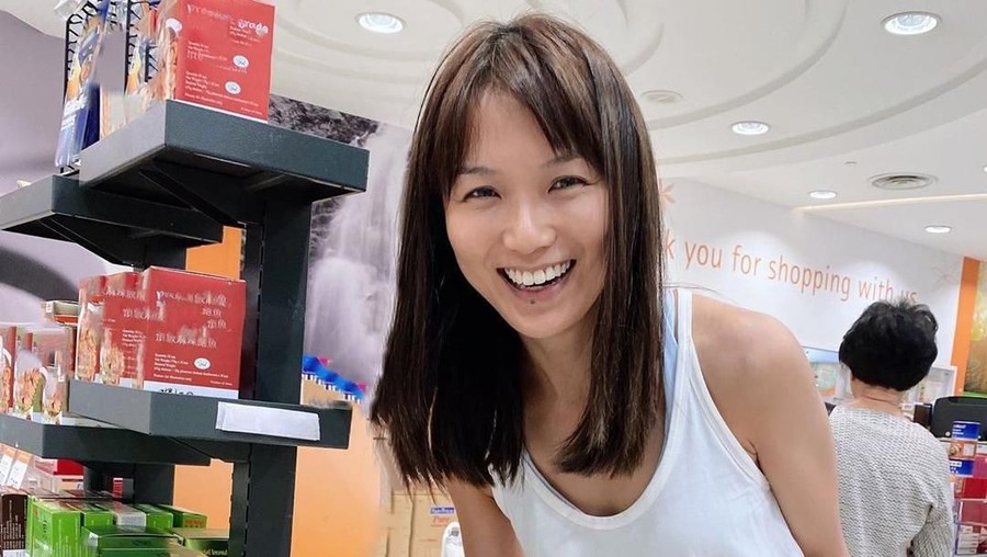 Joanne Peh Deretan aktris dengan wajah Asia ini sempat menggegerkan publik dnegan aksi ranjangnya yang sensasional d film maupun drama.