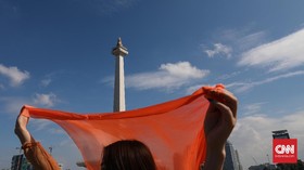 Gersang dan Serba Jauh, Opini Turis Soal Monas
