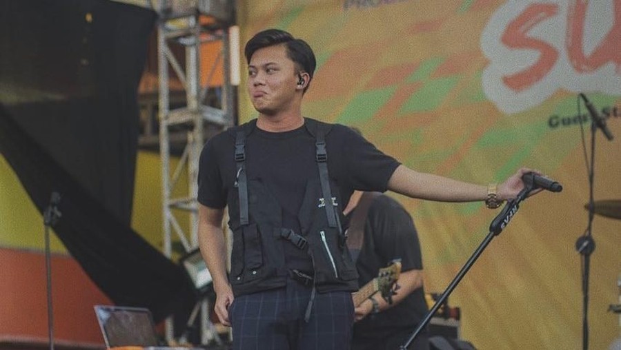 Perjuangan karier Rizky Febian sebagai penyanyi.