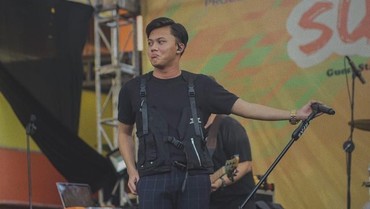 img-title Kisah Perjuangan di Balik Kesuksesan Rizky Febian