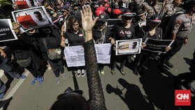 FOTO : Demo Bang Japar dan Jakarta Bergerak di Balai Kota