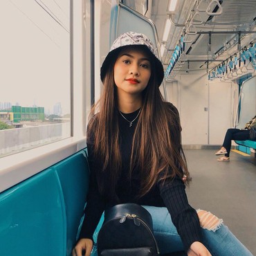 Ngeri! Pesinetron Jatuh dengan Kepala Membentur Aspal Saat Syuting