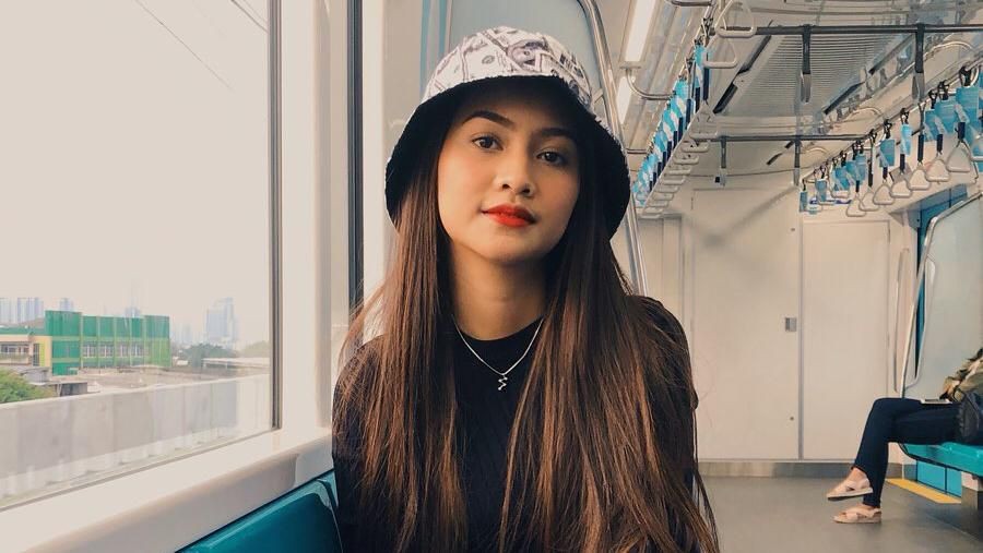 Sarah Tuffahati terjatuh dengan kepala membentur aspal saat syuting.