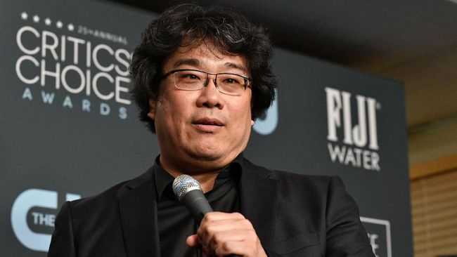 Bong Joon-ho mengaku mulai membahas struktur cerita dan narasi serial Parasite dengan sutradara Succession, Adam McKay.