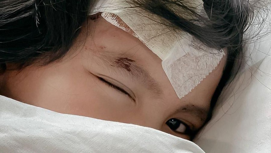 Tak dapat penjelasan dari dokter yang menangani Sigra Umar Narada, Anji pindahkan sang anak ke Rumah Sakit Mitra Keluarga, Cibubur, Jakarta Timur.