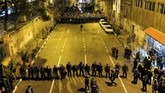 FOTO: Protes Salah Tembak Pesawat Buat Iran Bergolak Lagi Warga Iran berdemo menuntut tanggung jawab pemerintah akibat menembak pesawat maskapai Ukraina dengan rudal.