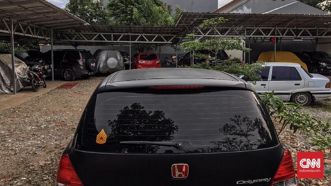 Mobil yang diparkir tanpa garasi butuh lebih banyak perhatian.