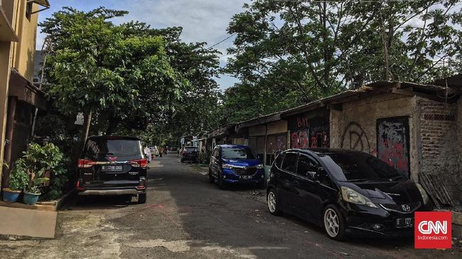 Curhat Warga Depok Dukung Mobil Tanpa Garasi Denda Rp2 Juta