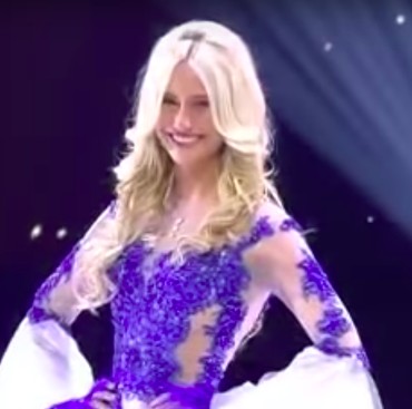 Terjatuh, Bra Miss Belgium Sampai Copot di Atas Panggung