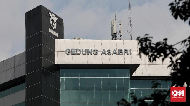 Eks Dirut Asabri Mayjen Purn. Adam Rachmat Damiri ditetapkan sebagai tersangka korupsi Asabri bersama tujuh tersangka lain.